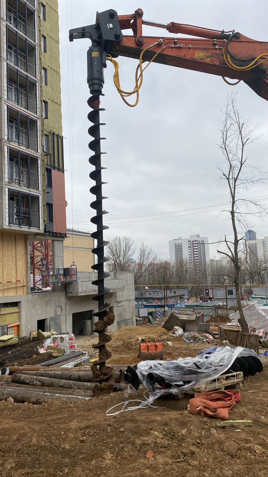 Гидровращатель RAY на экскаваторе